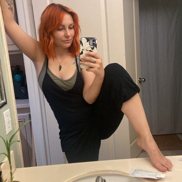 Meet your Posher, Emily - Picture 2 of 3